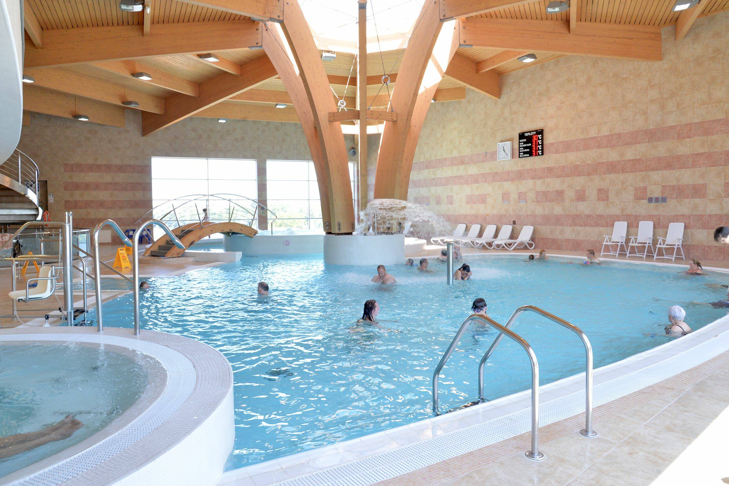 Konec omezení podmínek vstupu pro návštěvníky bazénů a saun